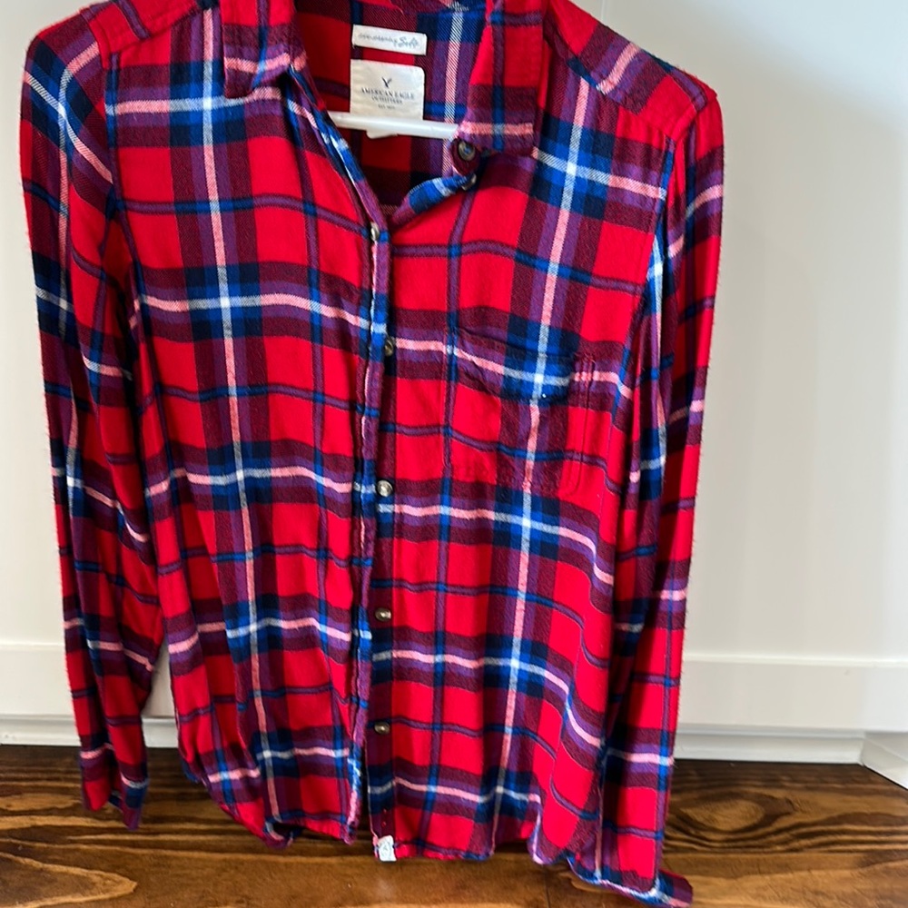 AMERICAN EAGLE XS RED FLANNEL SHIRT